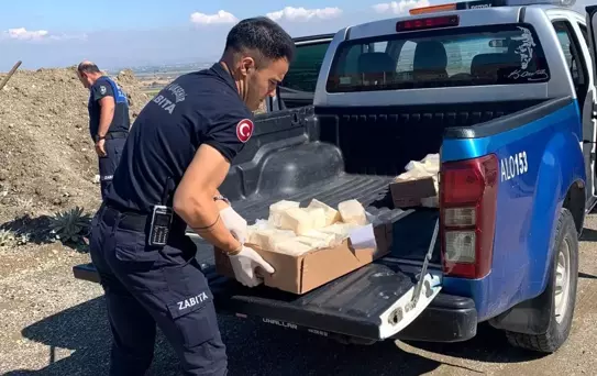 Manisa'da Zabıta Ekiplerinden Sağlık Denetimi: 49 Kilogram Bozuk Peynir İmha Edildi