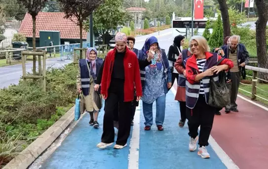 Ümraniye Belediyesi, Dünya Yaşlılar Günü'nü 'Aktif Yaş-Al' Etkinliğiyle Kutladı