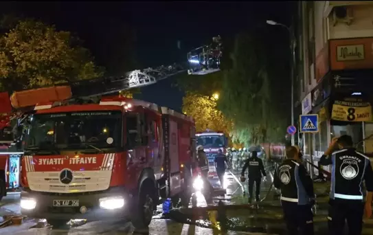 Ümraniye'de Nalburda Yangın Çıktı