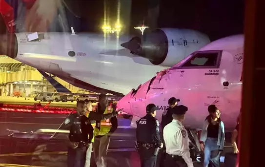 LaGuardia Havalimanı'nda Uçak Çarpışması