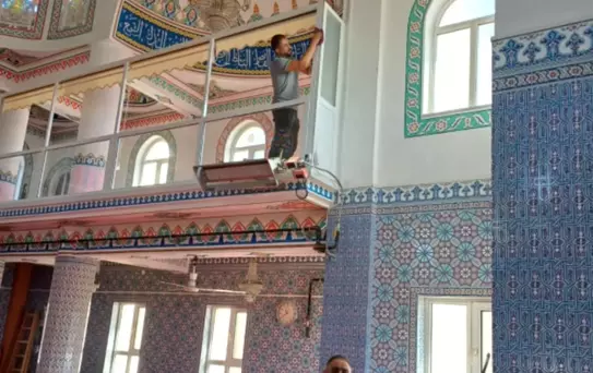 Pursaklar Belediyesi'nden Camilerde Temizlik Çalışması