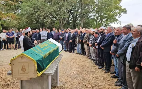 Enez'de Av Tüfeğiyle İki Kişinin Ölümü: Cenaze Töreni Düzenlendi