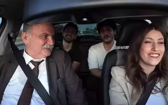 Başkan Balaban, Otostop Çeken Öğrencilerin Misafiri Oldu