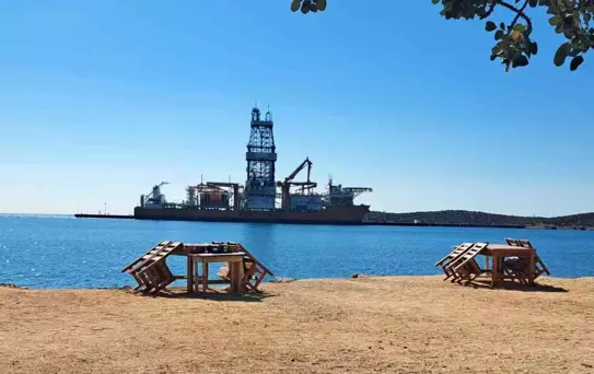 Türkiye'nin 5. Sondaj Gemisi 'West Draco' Mersin'e Yanaştı