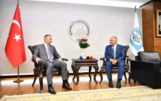 İçişleri Bakanı Yerlikaya, Kayseri Büyükşehir Belediye Başkanı Büyükkılıç'ı Ziyaret Etti