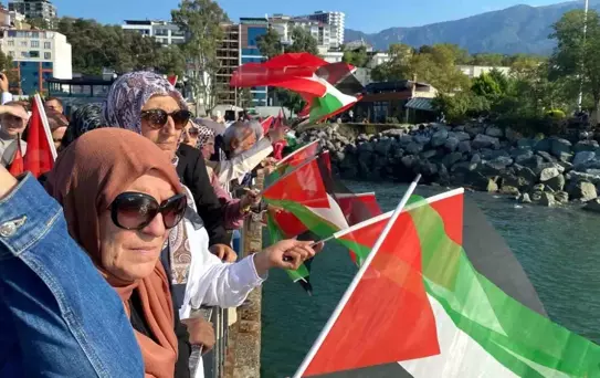 Arhavi'de Filistin'e Destek İçin Tekne Konvoyu Düzenlendi
