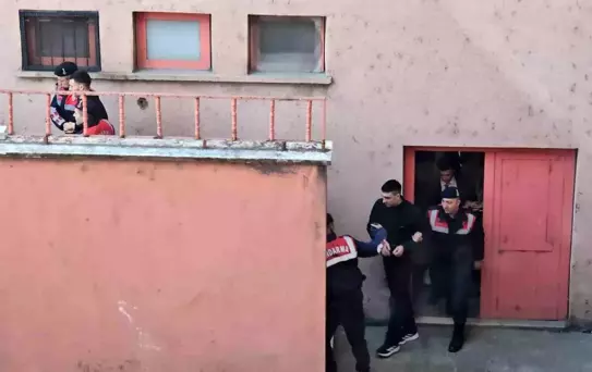 Soygun Girişiminde 5 Kişi Hakim Karşında