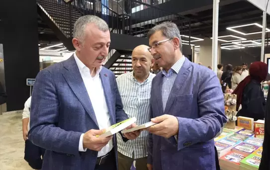 Kocaeli Kitap Fuarı'nda Söyleşi ve İmza Günleri