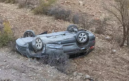 Dargeçit'te Otomobil Takla Attı: 2 Yaralı