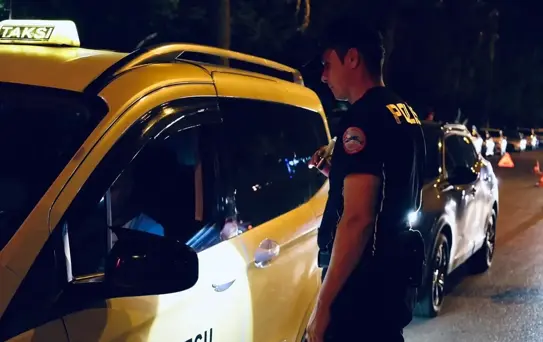 Mersin'de Büyük Asayiş Operasyonu: 1569 Şüpheli Yakalandı