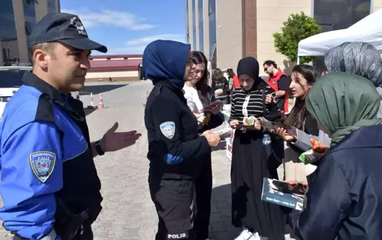 Kars'ta Öğrencilere Güvenlik Bilgilendirmesi