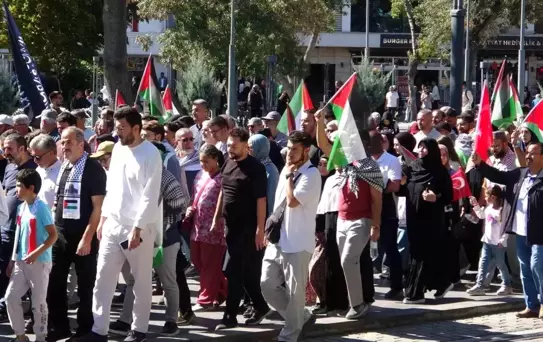 Konya'da Gazze İçin Kararlılık Yürüyüşü Düzenlendi