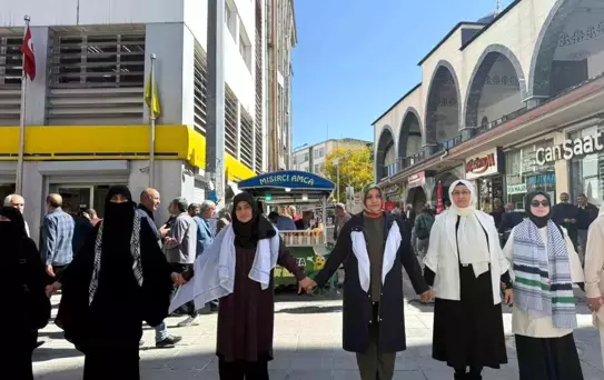 Ağrı'da Kadınlardan Gazze İçin Sessiz Çığlık Etkinliği