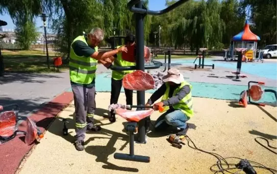 Gölbaşı Belediyesi'nden Parklara Yenileme ve Bakım Çalışmaları