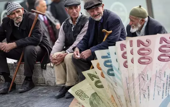 Bankaların emekli promosyon yarışı hız kazandı! İçlerinden biri 32 bin TL'ye kadar çıktı