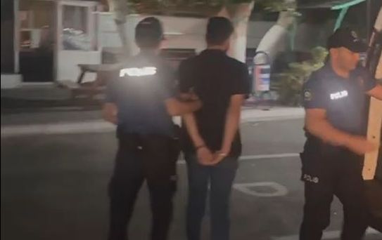 Adana'da Kopya Düzeneğiyle Sınava Girenler Yakalandı