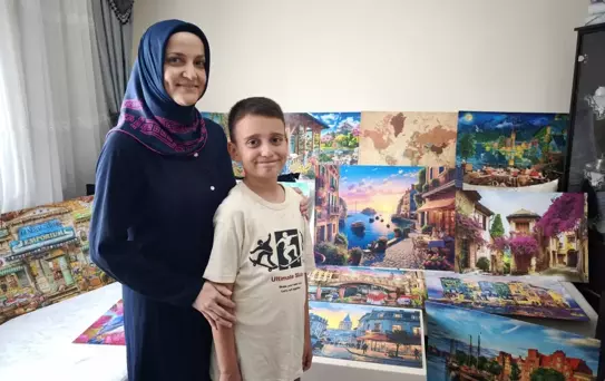 10 yaşındaki Ahmet Hamza, 30'dan fazla bin ve iki bin parçalık puzzle tamamladı