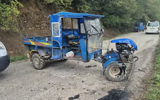 Yığılca'da Tarım Aracı Devrildi, 2 Yaralı