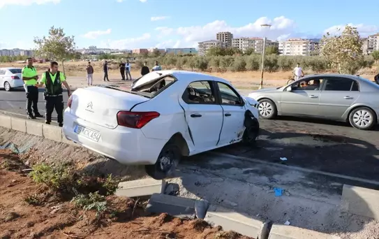 Kilis'te Trafik Kazası: 2 Yaralı