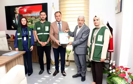 Yeşilay Şanlıurfa'dan Sosyal Hizmetler Müdürü'ne Ziyaret