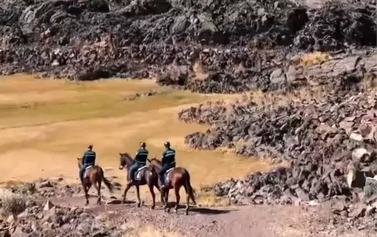 Atlı Jandarma Timleri Huzur ve Güvenlik İçin Devriye Yapıyor
