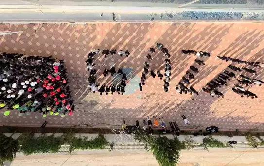 Doğa Koleji'nde Filistin İçin Koreografi