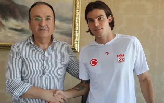 1. Lig futbolcusu vergi rekortmeni oldu 