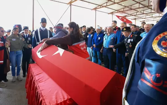 Şehit Jandarma Astsubay Eryılmaz, Akhisar'da Defnedildi