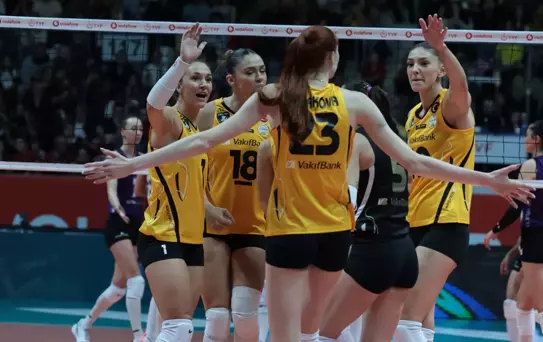 VakıfBank, Zeren Spor'u 3-1 Yendi!