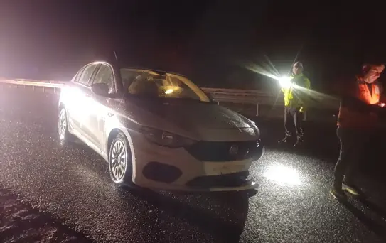 Yeniçağa'da Kaya Parçası Otomobile Düştü