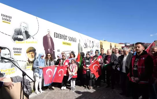Edebiyat Sokağı'ndan Gazze şiirleriyle selam gönderildi