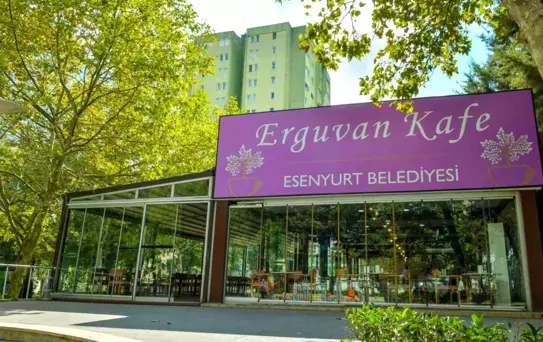Esenyurt'a Yeni Sosyal Tesis: Erguvan Kafe Açıldı