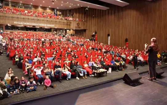 Şermin Yaşar, Türkçenin Zenginliğini Anlattı