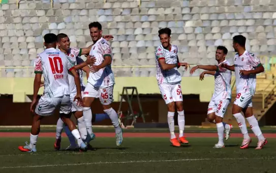Karşıyaka, Çoruhlu'yu 4-0 ile Geçti