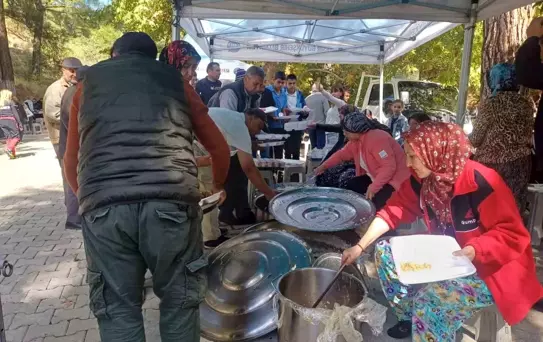 Dereli Mahallesi'nde Geleneksel Köy Hayrı
