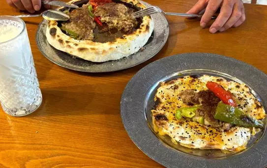 Gaziantep'in Yeni Lezzeti: Kiremitte Lavaş Kebabı
