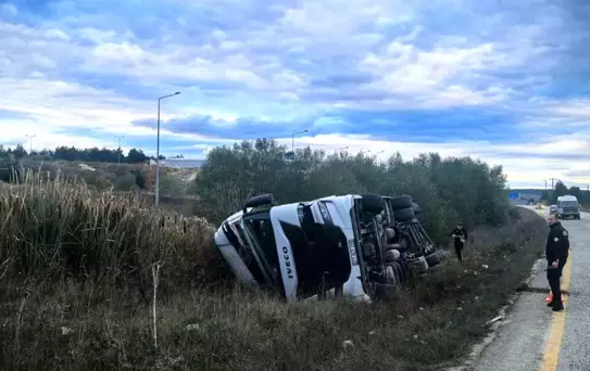 Kastamonu'da Tır Kazası: Sürücü Yaralandı