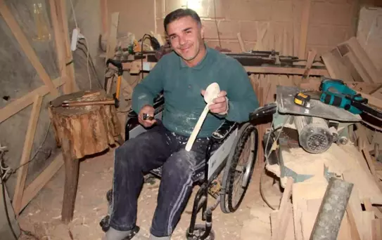 Felçli Ahmet'in Ahşap Terbiyesi