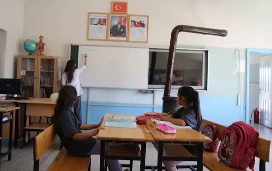 Kırsalda Eğitimin Önemi: İki Kardeş, Tek Öğretmen