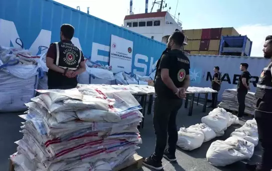 İstanbul'da 1,7 Ton Kokain Ele Geçirildi