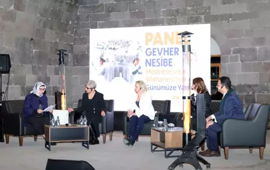 ERÜ'de 'Gevher Nesibe Medrese ve Şifahanesi'nin Günümüze Yansıması' paneli
