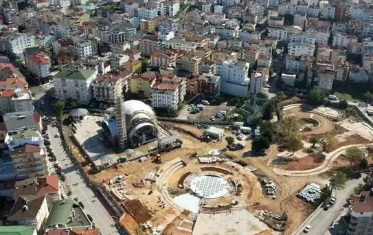 Çayırova Kent Meydanı Projesi'nde Çalışmalar Hızla Devam Ediyor