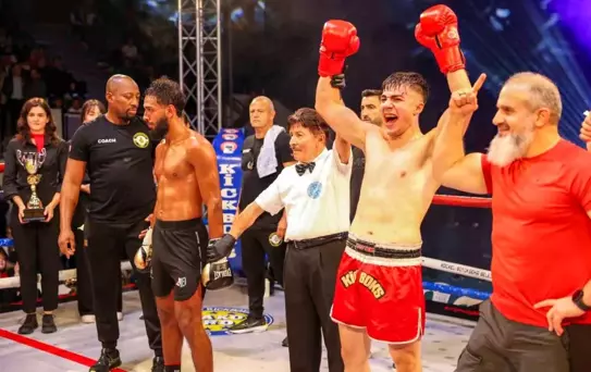 Uluslararası Kick Boks Kemer Şampiyonası Kocaeli'de Düzenlendi