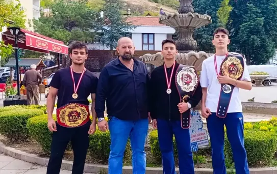 Nallıhan Spor Kulübü 3 Kemer Kazandı