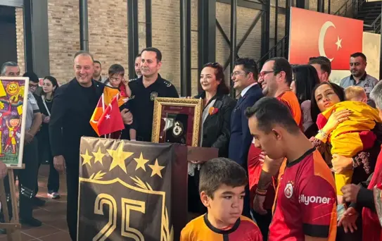 Galatasaray Sevgisi Tuvallerde
