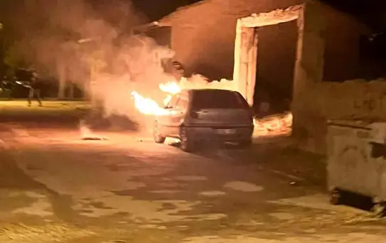 Eskişehir'de Park Halindeki Araç Yangını