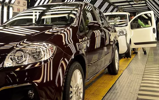 Zirve yine değişmedi! İşte Türkiye'de en çok satılan otomobiller