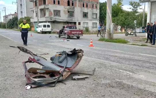Samsun'da Kamyon-Pikap Kazası: 1 Yaralı