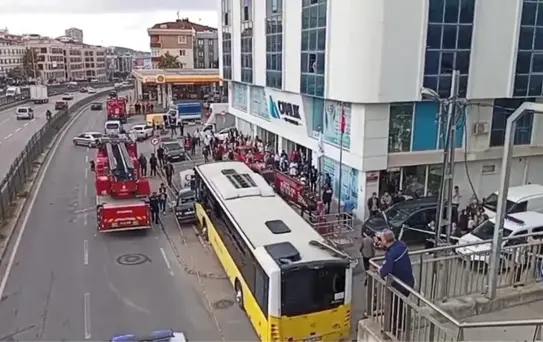 Çekmeköy'deki otobüsün kaza anı saniye saniye kamerada