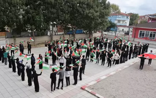 Alaçam Lisesinden Filistin'e Destek: Öğrencilerden Gazze Koreografisi